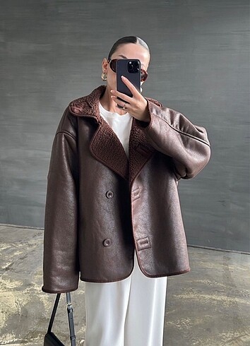 Zara Model Mont