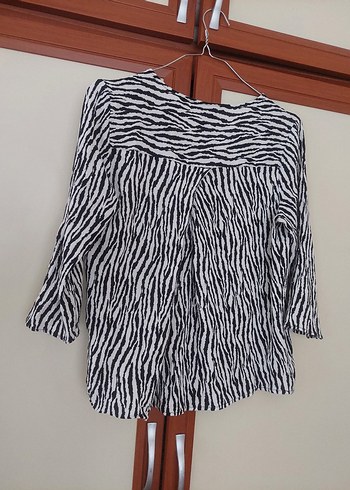 m Beden Zebra Desenli V Yaka Uzun Kollu Kadın Gömlek