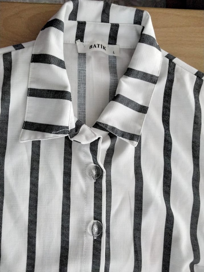 Düğmeli Beyaz Gri Zebra Desenli Kısa Tulum - Görsel 2