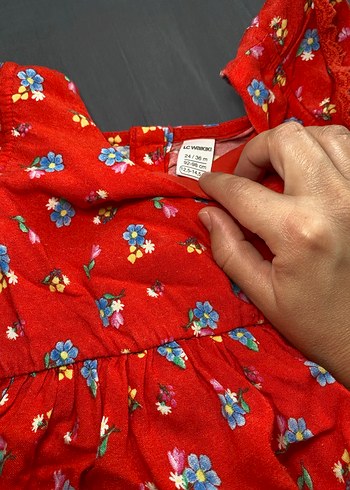 Kız Çocuk Kırmızı Çiçekli Fırfırlı Elbise - Görsel 2