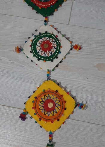 Beden çeşitli Renk Renkli El Yapımı Çanlı Duvar Süsü