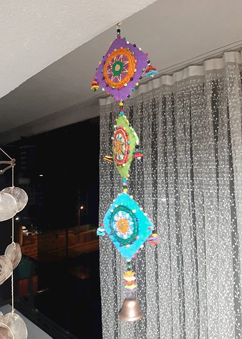 Beden Renkli El Yapımı Çanlı Duvar Süsü