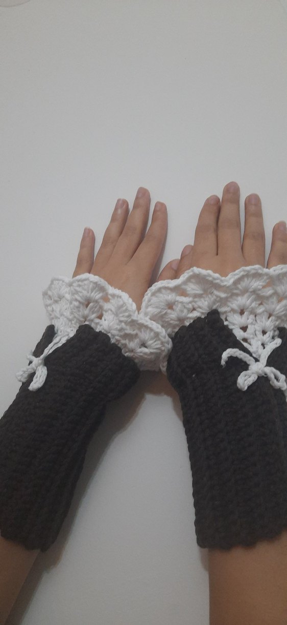 Dantel Detaylı Beyaz Örgü Goth Eldiven - Görsel 3