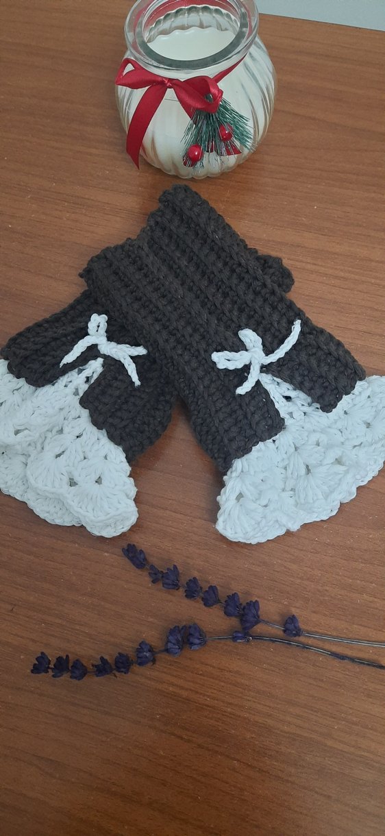 Dantel Detaylı Beyaz Örgü Goth Eldiven - Görsel 5