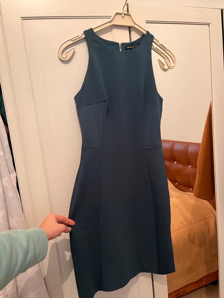 Yeşil Yüksek Yakalı Kolsuz Midi Elbise - Görsel 3