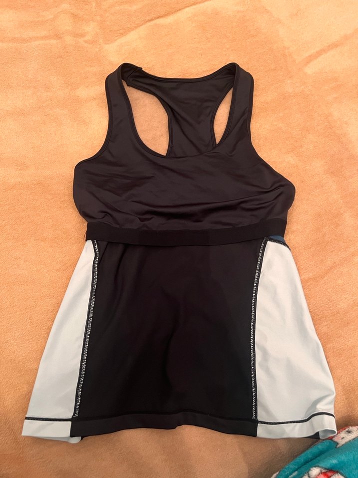 Siyah Spor Kadın Atlet - Görsel 3