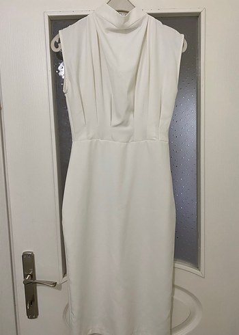 Beyaz Drapeli Midi Kolsuz Elbise - Görsel 2