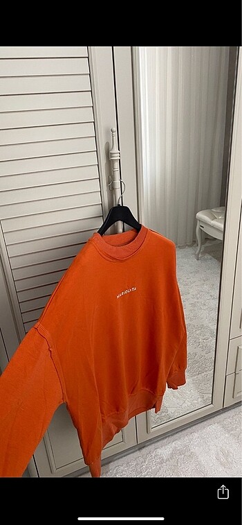 l Beden SWEATSHIRT