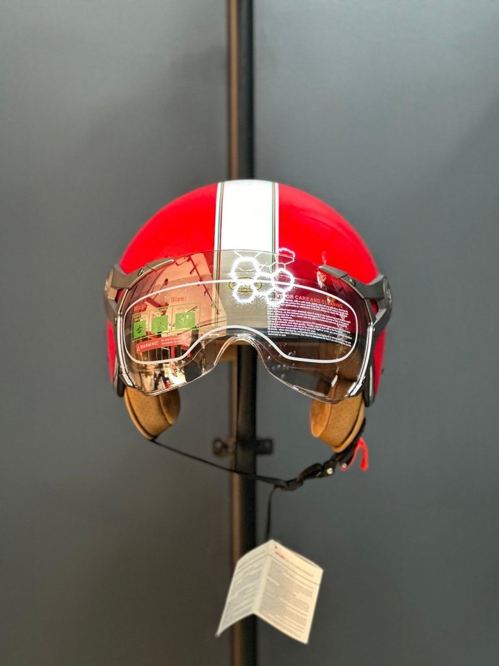 Parlak Kırmızı Retro Motosiklet Kaskı - Görsel 2