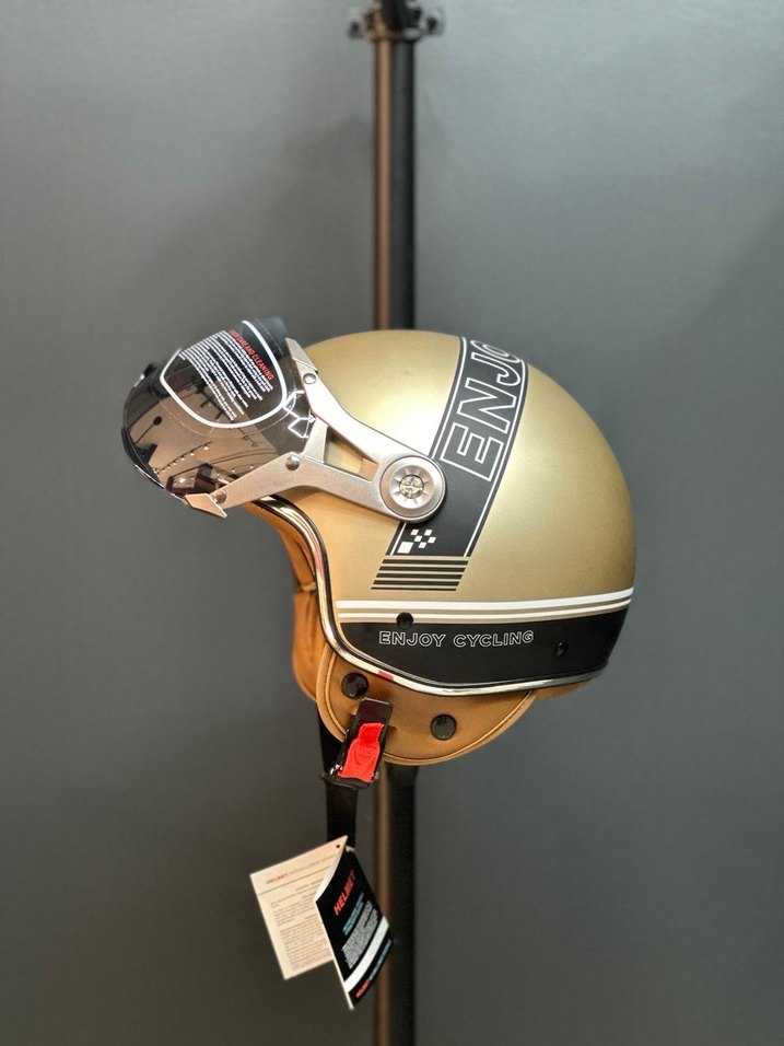 Parlak Kırmızı Retro Motosiklet Kaskı - Görsel 4