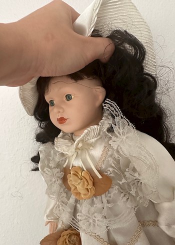 Beyaz Elbiseli porselen Bebek - Görsel 4