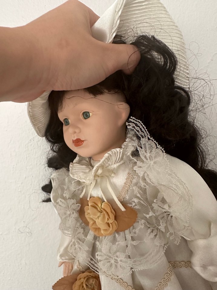 Beyaz Elbiseli porselen  Bebek - Görsel 4