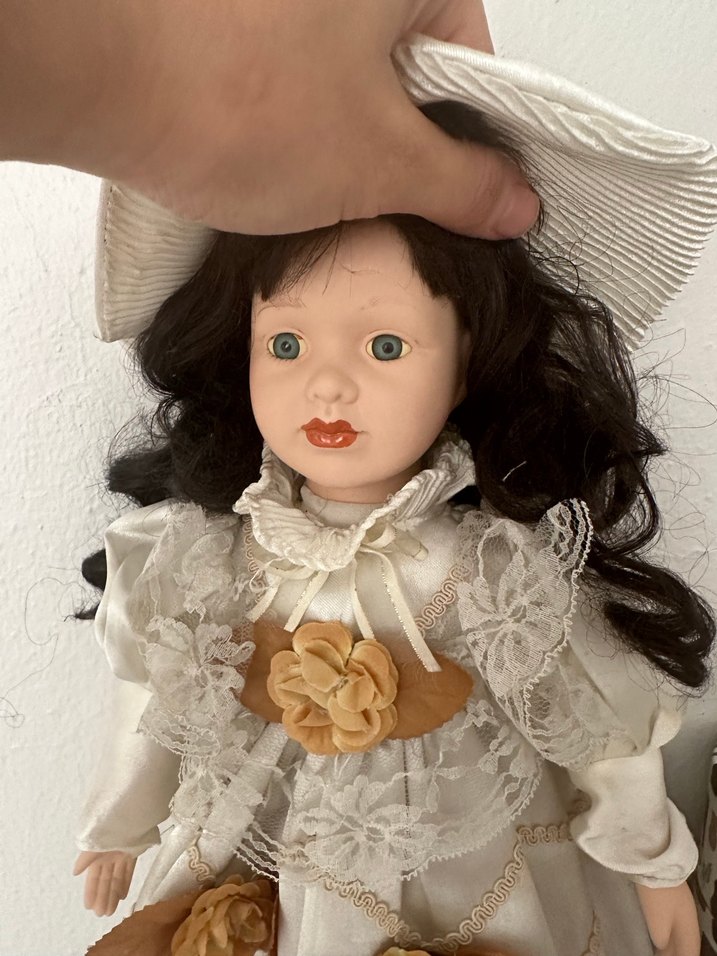 Beyaz Elbiseli porselen  Bebek - Görsel 3