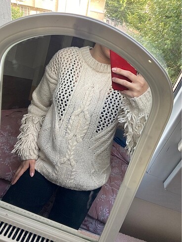 Kolları Püsküllü Krem Kazak - Görsel 2