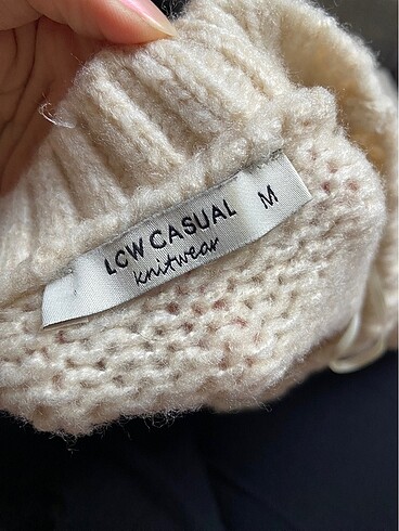 Kolları Püsküllü Krem Kazak - Görsel 4