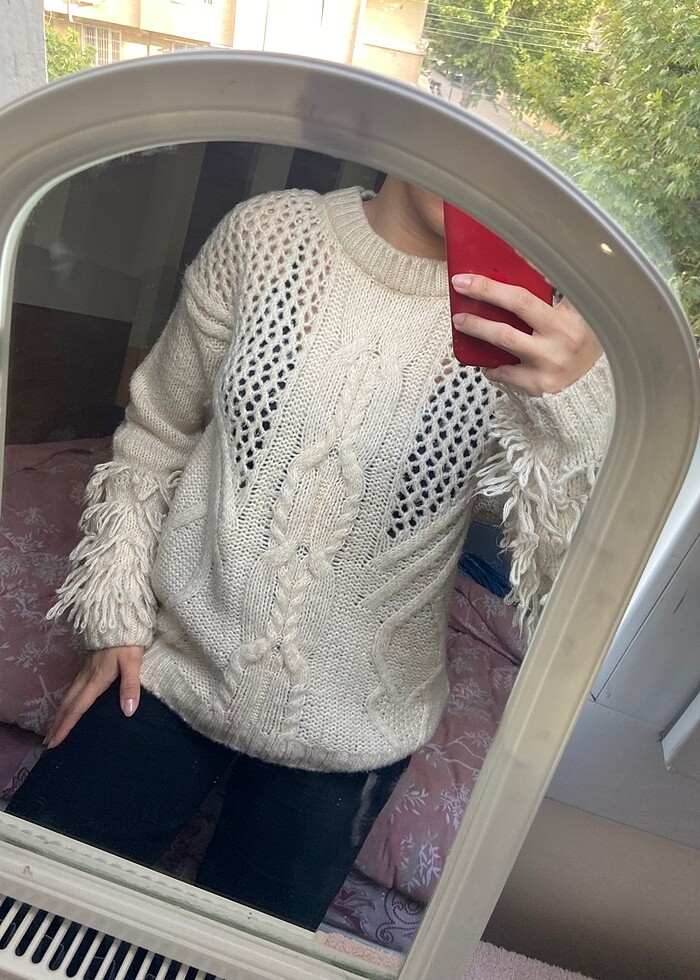 Kolları Püsküllü Krem Kazak - Görsel 2