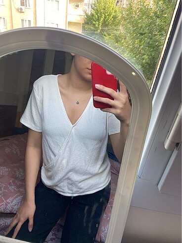 Beyaz Kısa Kollu Bluz - Görsel 2