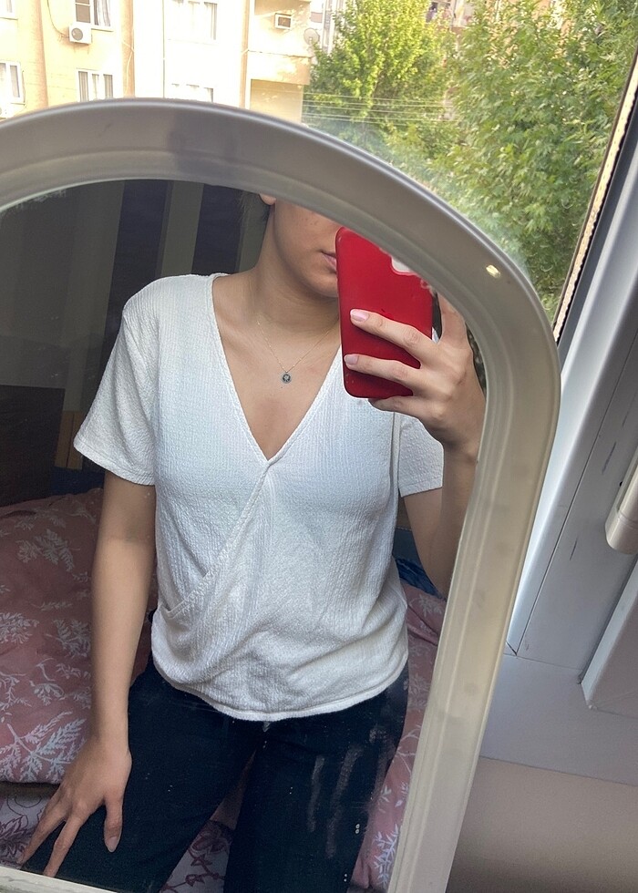 Beyaz Kısa Kollu Bluz - Görsel 2