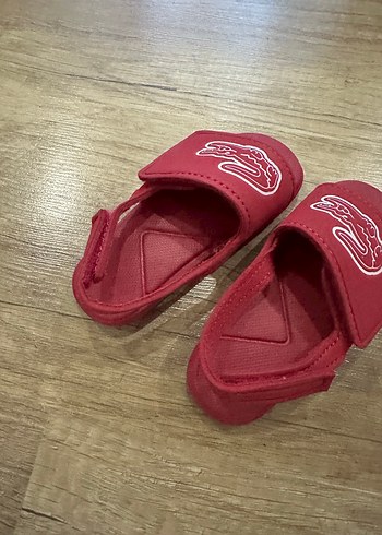 23 Beden kırmızı Renk Kırmızı Cırt Cırtlı Çocuk Terlik& Sandalet