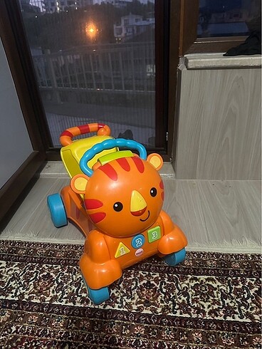 Fisherprice konuşan ilk adım arabası yürüteç