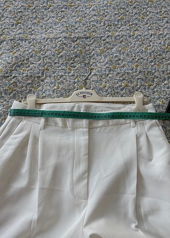 Beyaz Pilili Midi Kumaş Pantolon - Görsel 2