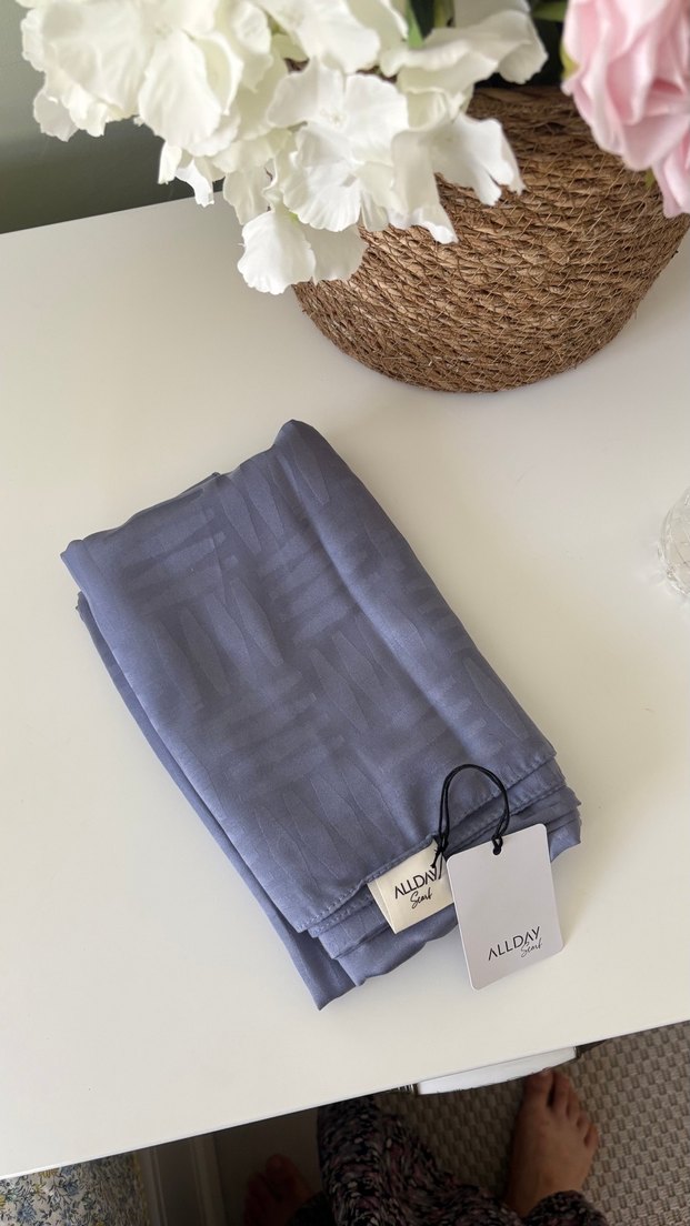 Gri Drapeli Kadın Şal - Görsel 2