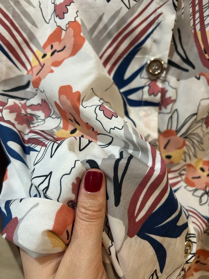 Kadın Çok Renkli çiçek Desenli Düğmeli Manşet gömlek - Görsel 3