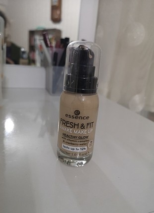 Essence fresh and fit fondöten