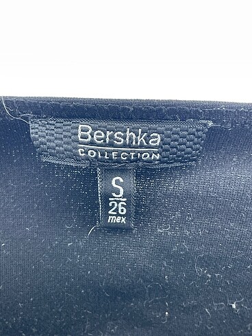 s Beden siyah Renk Bershka Mini Üst %70 İndirimli.