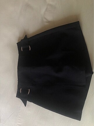 Bershka sort etek