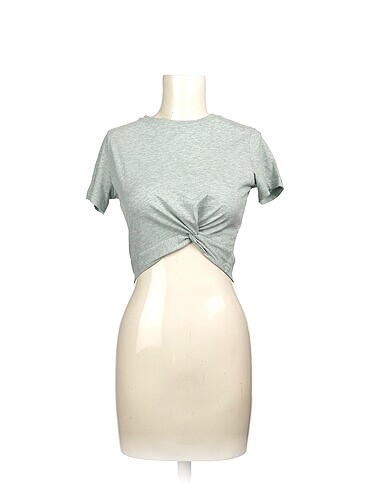 PreLoved T-shirt %70 İndirimli.