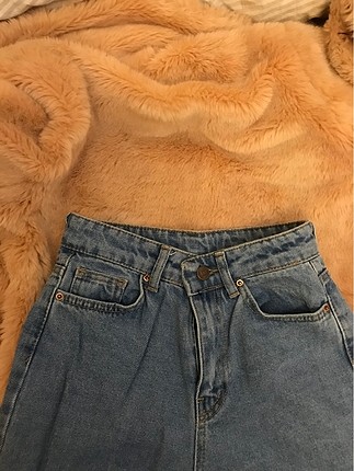 mom jean