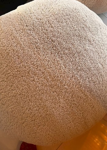 Bej ve Gri Yuvarlak Yastıklar - Görsel 3