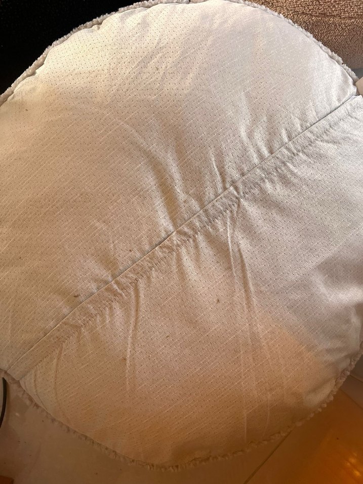 Bej ve Gri Yuvarlak Yastıklar - Görsel 2