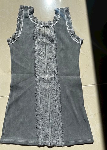 Dantel Detaylı Gri Denim V Yaka Kadın Atlet - Görsel 3