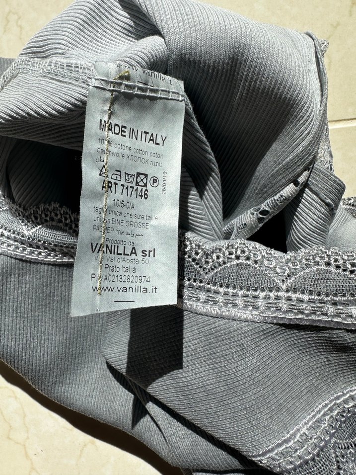 Dantel Detaylı Gri Denim V Yaka Kadın Atlet - Görsel 4