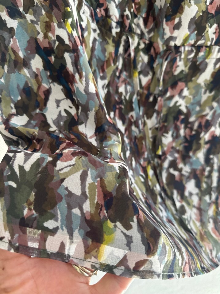 V Yaka Kısa Kollu Midi Desenli Elbise - Görsel 5