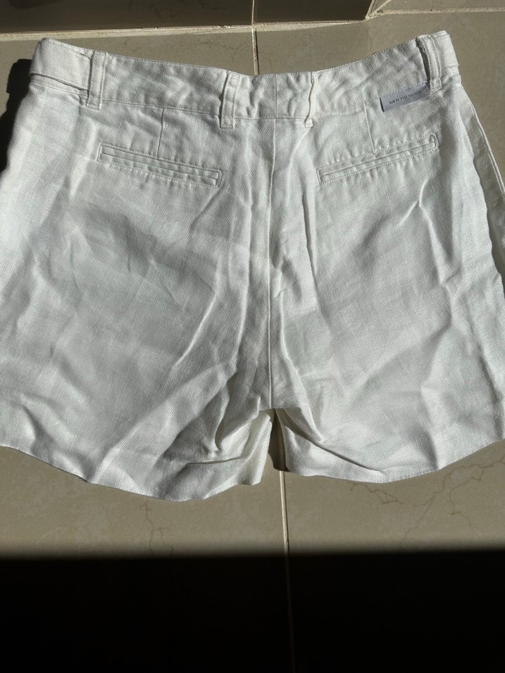 Düğmeli Beyaz Keten Mini Şort - Görsel 3