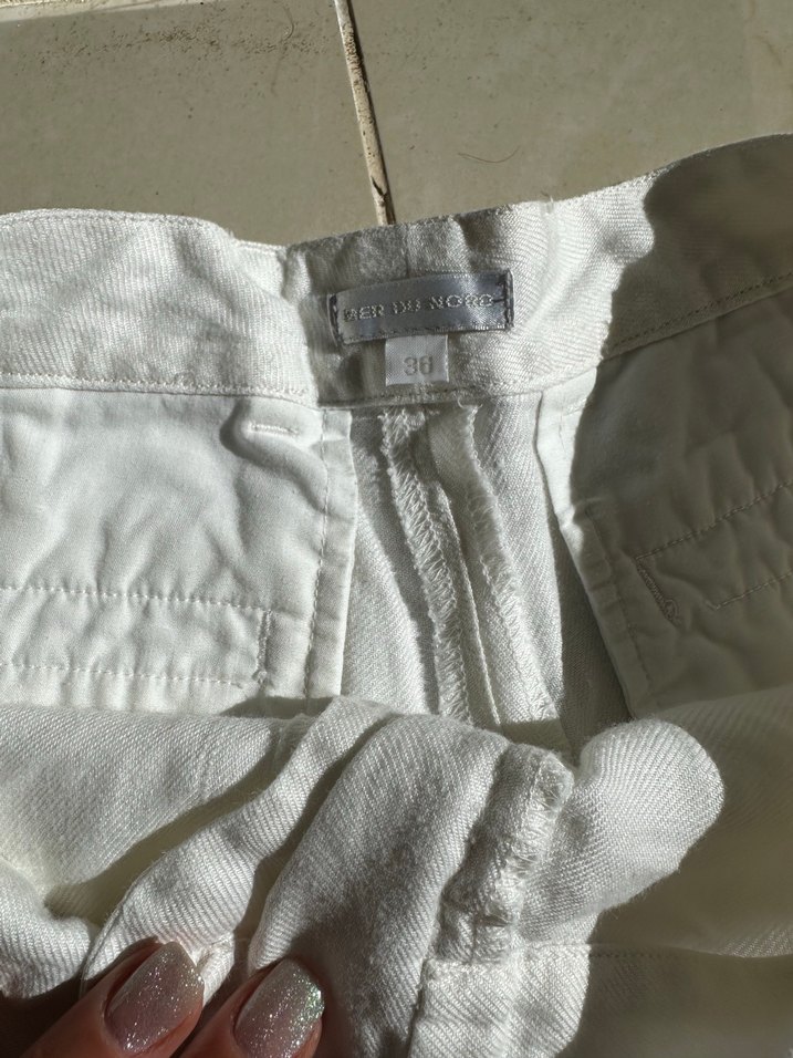 Düğmeli Beyaz Keten Mini Şort - Görsel 2