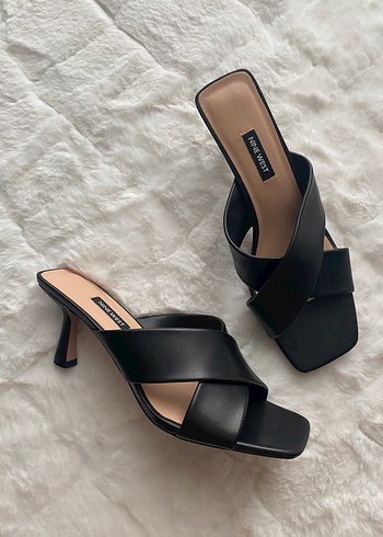 Nine West Siyah Topuklu Kadın Terlik