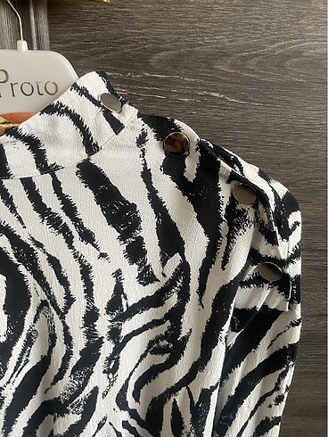 Koton Zebra desenli bluz