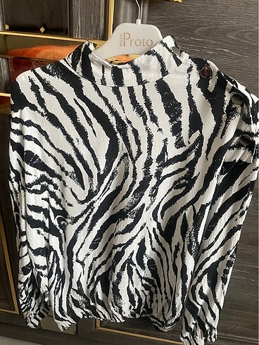 Zebra desenli bluz