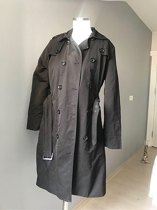 Siyah trenchcoat