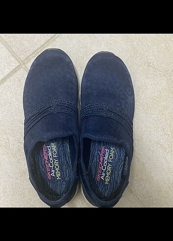 Skechers