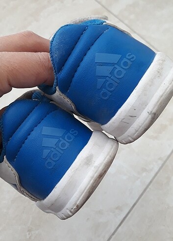 24 Beden Adidas çocuk spor ayakkabı