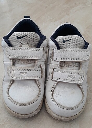 25 Beden beyaz Renk Nike çocuk spor ayakkabı 