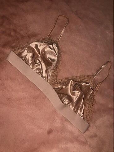 PUDRA BRALET