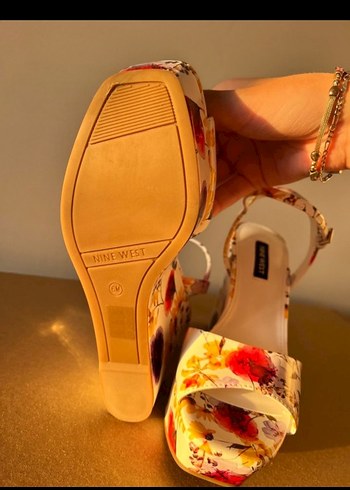 Nine West 6 M Beyaz Çiçekli Platform Topuklu Sandalet - Görsel 5