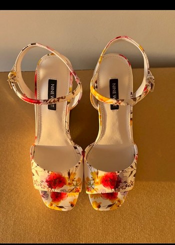 Nine West 6 M Beyaz Çiçekli Platform Topuklu Sandalet - Görsel 6