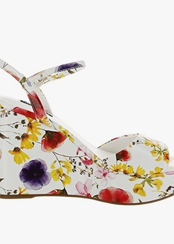 36,5 Beden Nine West 6 M Beyaz Çiçekli Platform Topuklu Sandalet